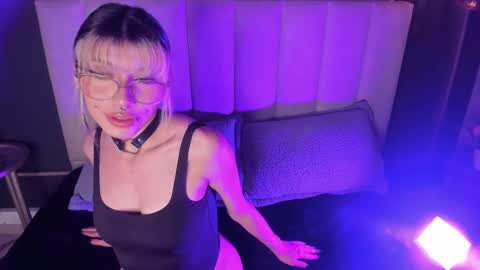 Snapshot of violetta_nur chatting on 02/26/25, 05:20 Violetta nur online show from 02/26/25, 05:20