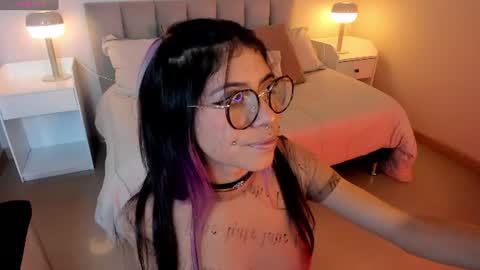 Snapshot of violetta_nur chatting on 07/08/26, 09:08 Violetta nur online show from 07/08/26, 09:08
