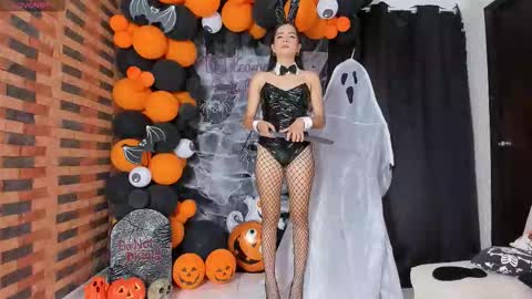 Snapshot of violetta_pretty chatting on 10/24/25, 08:27 violetta_pretty online show from 10/24/25, 08:27