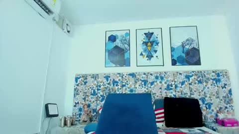 Snapshot of violetta_tss chatting on 04/28/26, 05:18 Princess Violet Valerious Follow me IGX violetvalerious online show from 04/28/26, 05:18
