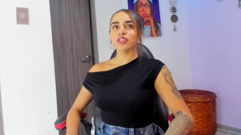 Violetta online show from 11/25/25, 11:16