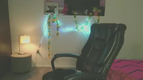 violettacam69 online show from 02/05/25, 09:04