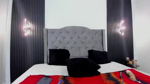 Violetta  online show from 12/18/25, 04:07