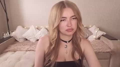 ViolettaOtis online show from 07/24/26, 11:30