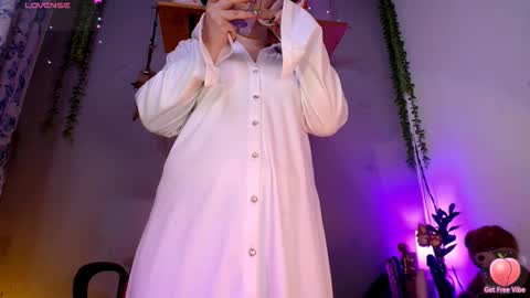 Snapshot of violettasexycam chatting on 02/22/26, 10:19 violetafetish online show from 02/22/26, 10:19