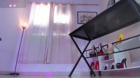 Snapshot of violettastrada chatting on 09/17/25, 02:52 CALL ME TATIANA online show from 09/17/25, 02:52