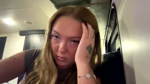 Snapshot of violettblakee chatting on 09/19/25, 01:40 Violet Blake online show from 09/19/25, 01:40