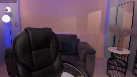 Violett Castel online show from 02/02/25, 05:26