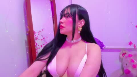 Snapshot of violette_laurent chatting on 04/07/26, 12:00 violette_laurent online show from 04/07/26, 12:00