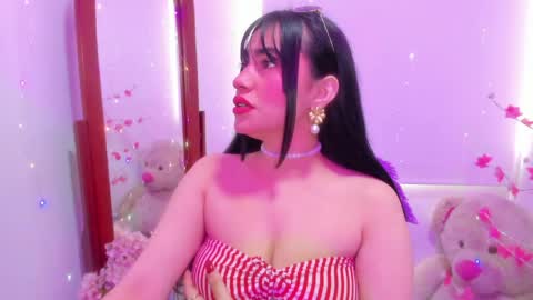 Snapshot of violette_laurent chatting on 04/22/26, 08:10 violette_laurent online show from 04/22/26, 08:10