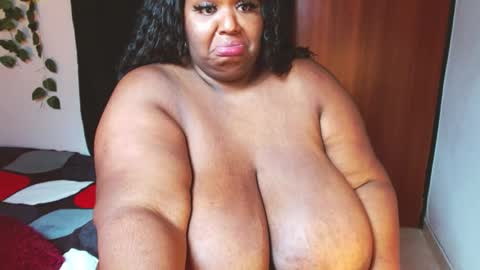 Snapshot of violette_plus chatting on 12/13/24, 01:26 Call me valeria online show from 12/13/24, 01:26