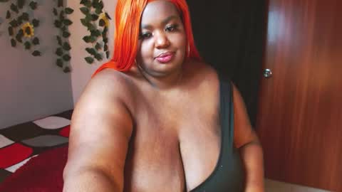 Snapshot of violette_plus chatting on 01/15/25, 10:02 Call me valeria online show from 01/15/25, 10:02