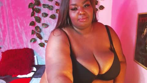 Snapshot of violette_plus chatting on 02/22/25, 05:57 Call me valeria online show from 02/22/25, 05:57