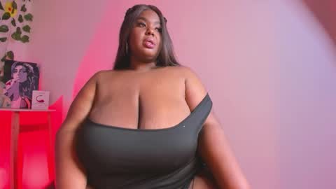 Snapshot of violette_plus chatting on 11/11/25, 12:43 Call me valeria online show from 11/11/25, 12:43