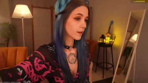 violettessa online show from 10/23/25, 11:09