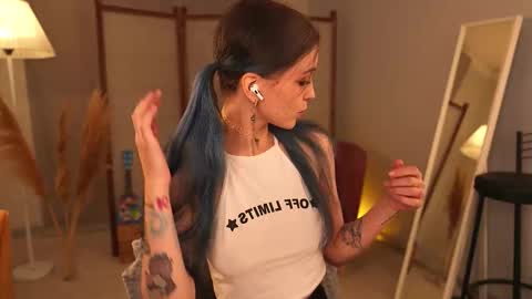 violettessa online show from 11/14/25, 11:53