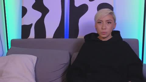 Violet online show from 01/08/25, 02:35