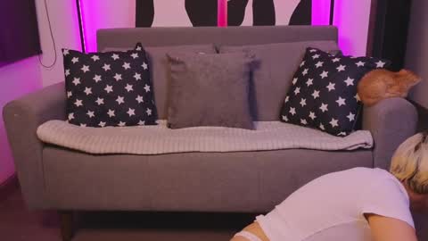 Violet online show from 01/30/25, 01:33