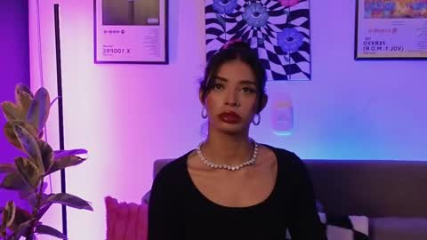 Snapshot of violettgrey_ chatting on 06/02/26, 02:46 Violet online show from 06/02/26, 02:46