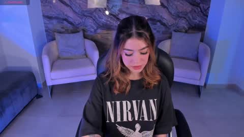 Snapshot of violetthansson chatting on 12/29/24, 05:33 Violett  online show from 12/29/24, 05:33