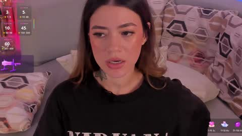 Snapshot of violetthansson chatting on 03/08/25, 01:50 Violett  online show from 03/08/25, 01:50