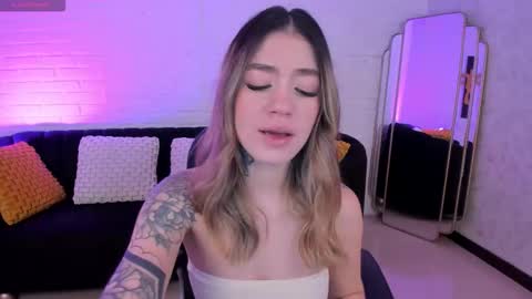 Snapshot of violetthansson chatting on 10/11/25, 06:50 Violett  online show from 10/11/25, 06:50
