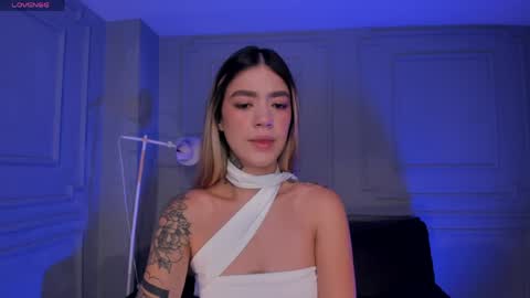 Snapshot of violetthansson chatting on 04/18/26, 09:57 Violett online show from 04/18/26, 09:57