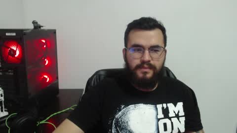Snapshot of violettouse chatting on 04/04/26, 03:05 Jhon online show from 04/04/26, 03:05