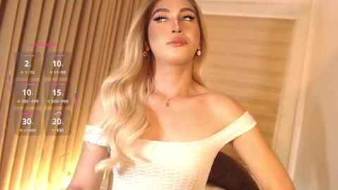 Snapshot of violetversacexx chatting on 02/11/25, 09:14 Best Of Both Worlds online show from 02/11/25, 09:14