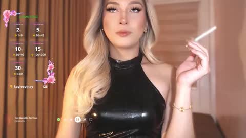 Snapshot of violetversacexx chatting on 11/25/25, 02:55 Best Of Both Worlds online show from 11/25/25, 02:55