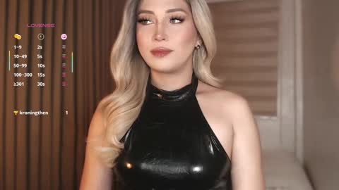 Snapshot of violetversacexx chatting on 12/01/25, 05:45 Best Of Both Worlds online show from 12/01/25, 05:45