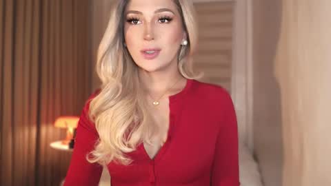 Snapshot of violetversacexx chatting on 01/14/26, 07:03 Best Of Both Worlds online show from 01/14/26, 07:03