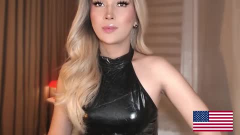 Snapshot of violetversacexx chatting on 02/15/26, 07:16 Best Of Both Worlds online show from 02/15/26, 07:16