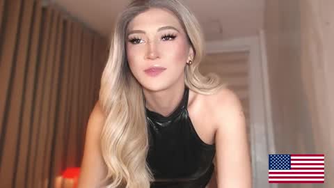 Snapshot of violetversacexx chatting on 02/15/26, 07:51 Best Of Both Worlds online show from 02/15/26, 07:51