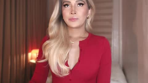 Snapshot of violetversacexx chatting on 02/16/26, 06:09 Best Of Both Worlds online show from 02/16/26, 06:09