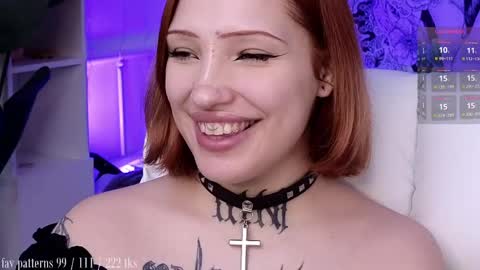 Snapshot of violetvio1ator chatting on 05/15/26, 01:40 Dommy mommy online show from 05/15/26, 01:40