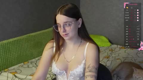 Violet online show from 03/05/26, 08:32