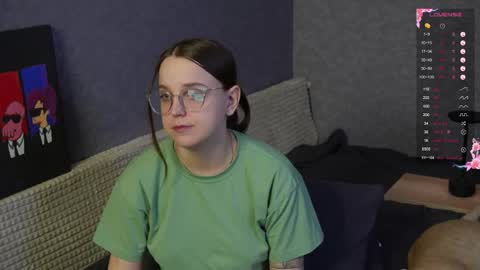 Snapshot of violetwin chatting on 04/03/26, 05:00 Violet online show from 04/03/26, 05:00