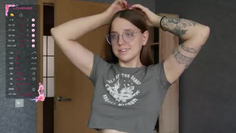 Snapshot of violetwin chatting on 05/20/26, 10:32 Violet online show from 05/20/26, 10:32