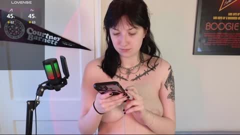 Violet Winter  indie sleaze goth girl next door online show from 12/04/24, 06:50