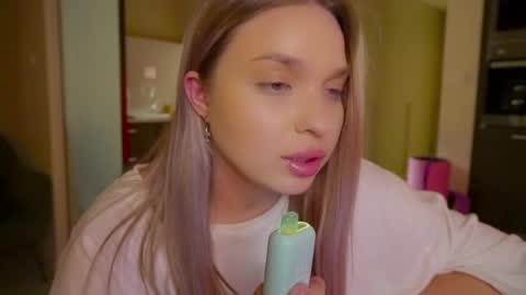 Violla online show from 02/16/25, 02:43