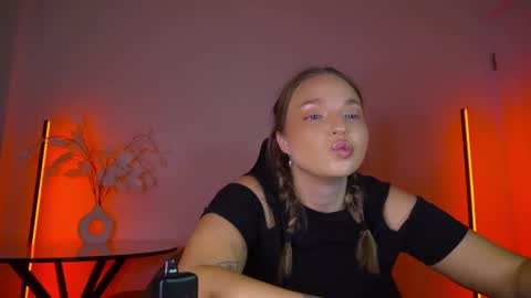 Violla online show from 09/12/25, 04:01