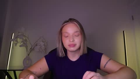 Violla online show from 09/21/25, 10:06