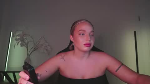 Violla online show from 09/23/25, 04:48