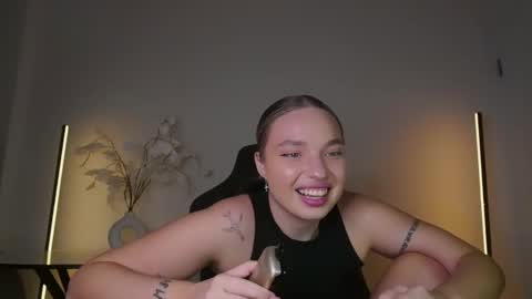 Violla online show from 11/28/25, 08:06