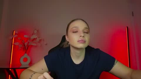 Violla online show from 12/17/25, 05:35