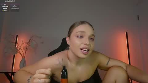 Snapshot of viollasinzz chatting on 03/10/26, 09:36 Violla online show from 03/10/26, 09:36