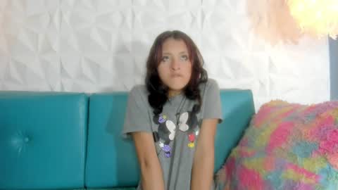 Snapshot of viollet_saens chatting on 05/22/26, 07:52 viollet_saens online show from 05/22/26, 07:52