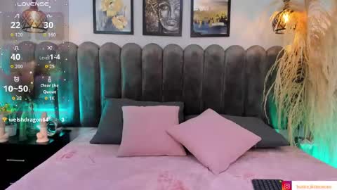 Snapshot of viollet_xoxo chatting on 10/02/25, 10:39 VIOLLET online show from 10/02/25, 10:39