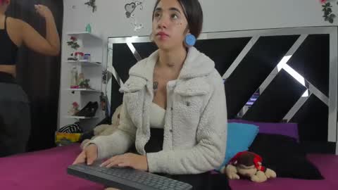 Snapshot of vip_thedivas chatting on 02/05/25, 11:55 The divas online show from 02/05/25, 11:55